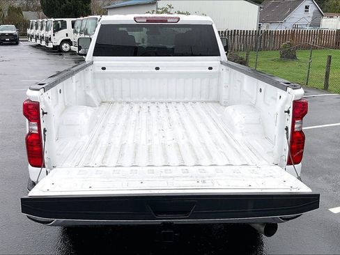 Used 2024 Chevrolet Silverado 2500 LT image 32