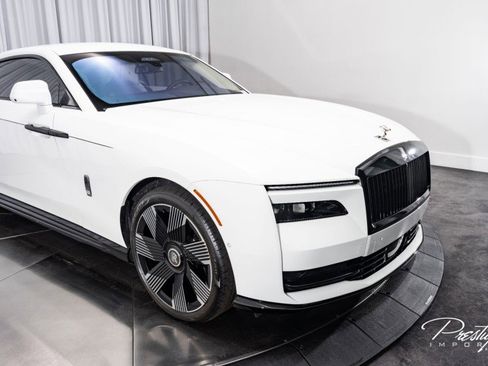 Used 2024 Rolls-Royce Spectre w/ Spectre Launch Package image 2