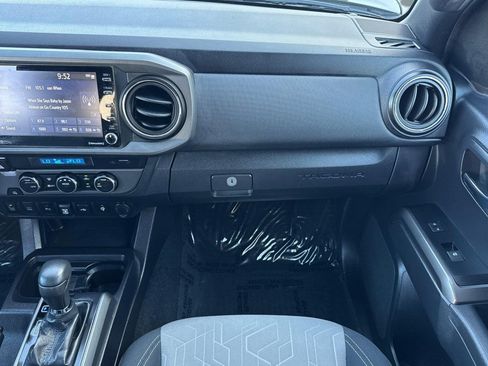 Used 2021 Toyota Tacoma TRD Sport w/ Technology Package RWD image 28