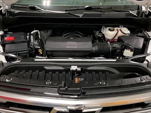 Used 2024 Chevrolet Silverado 1500 High Country w/ Technology Package AWD/4WD image 11