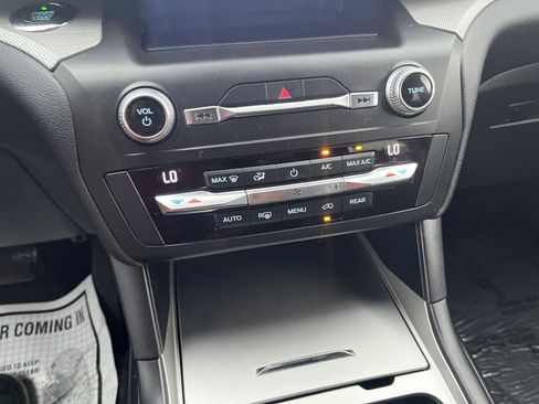 Used 2020 Ford Explorer XLT RWD image 21