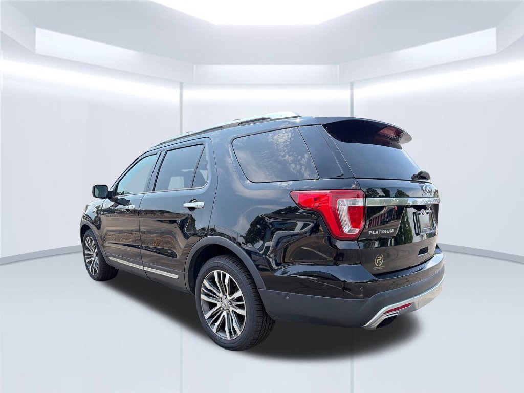 Used 2017 Ford Explorer Platinum AWD/4WD image 3