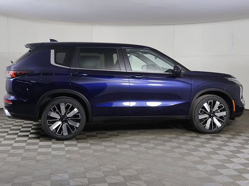 New 2026 Mitsubishi Outlander SE image 19