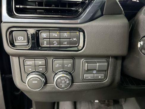 Used 2026 GMC Yukon AT4 w/ AT4 Preferred Package AWD/4WD image 19
