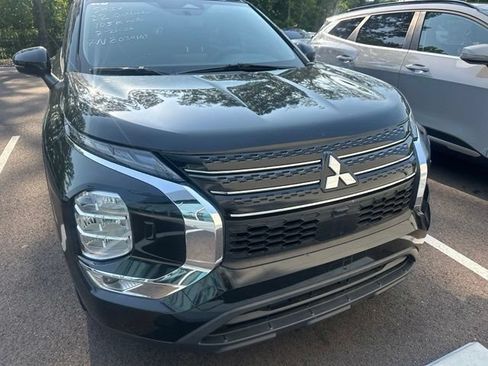 Used 2022 Mitsubishi Outlander ES AWD/4WD image 4