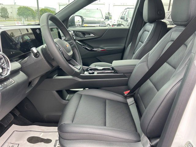 New 2026 Chevrolet Equinox LT w/ Convenience Package II FWD image 15