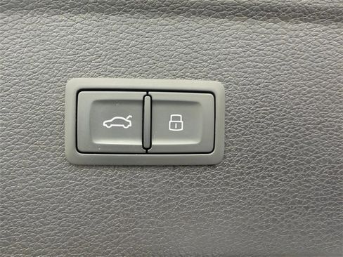 Used 2019 Audi Q5 2.0T Premium w/ Convenience Package image 10