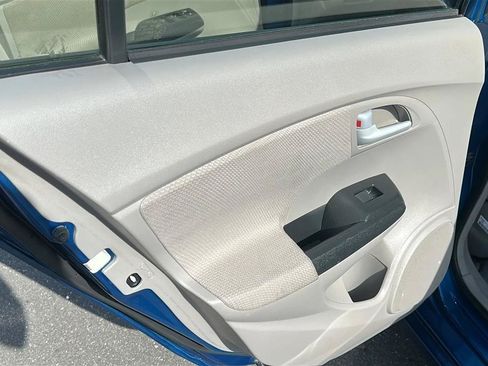 Used 2013 Honda Insight LX image 24
