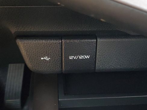 Used 2024 Toyota Camry SE image 25