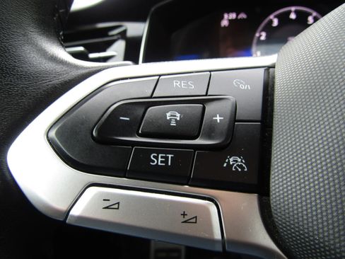 Used 2025 Volkswagen Jetta Sport image 30