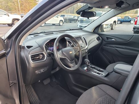 Used 2022 Chevrolet Equinox LT w/ Driver Convenience Package image 28