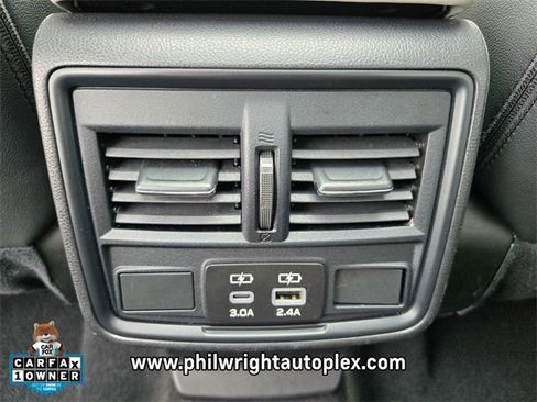 Used 2025 Subaru Forester Premium image 12