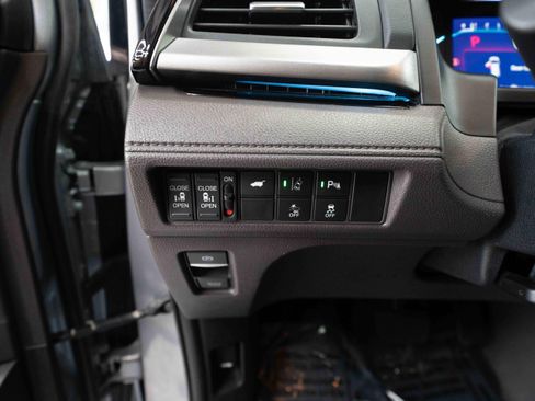 Used 2019 Honda Odyssey Elite image 11