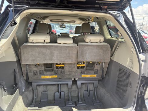 Used 2011 Toyota Sienna XLE image 11