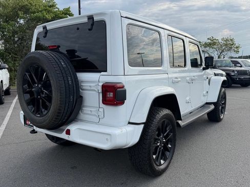 Used 2021 Jeep Wrangler Unlimited Sahara AWD/4WD image 7