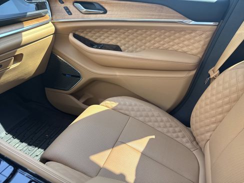 Used 2025 Jeep Grand Cherokee L Summit image 25