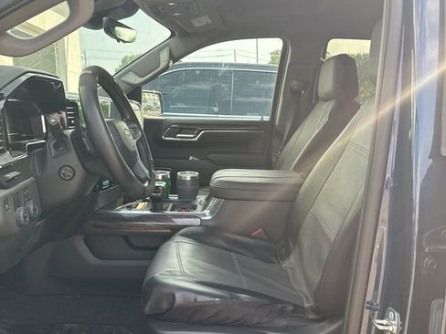 Used 2023 Chevrolet Silverado 1500 LTZ w/ Technology Package RWD image 6