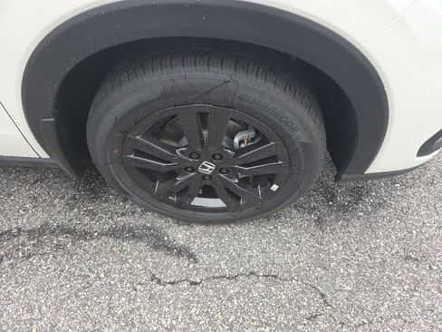 New 2026 Honda HR-V Sport image 9