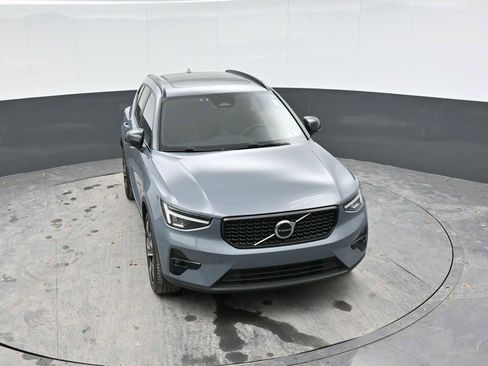 Used 2023 Volvo XC40 B5 Plus w/ Driver Assist Package AWD/4WD image 17