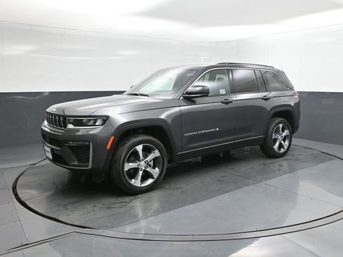 New 2026 Jeep Grand Cherokee Limited RWD image 34