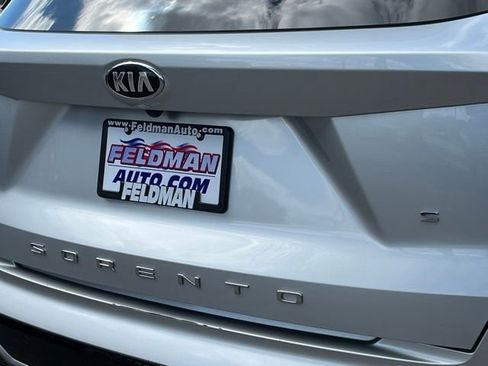 Used 2021 Kia Sorento S w/ Panoramic Sunroof Package FWD image 34