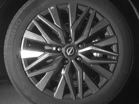 Used 2025 Nissan Altima 2.5 SV image 13