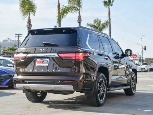 Used 2023 Toyota Sequoia Limited image 7