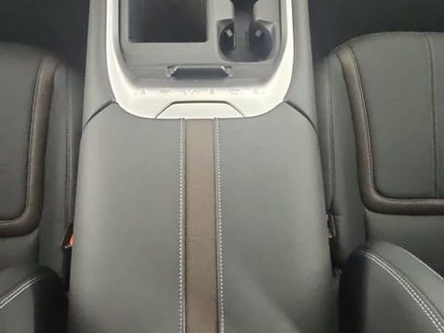 New 2026 Nissan Armada SL w/ Captain's Chari Seat Package image 8