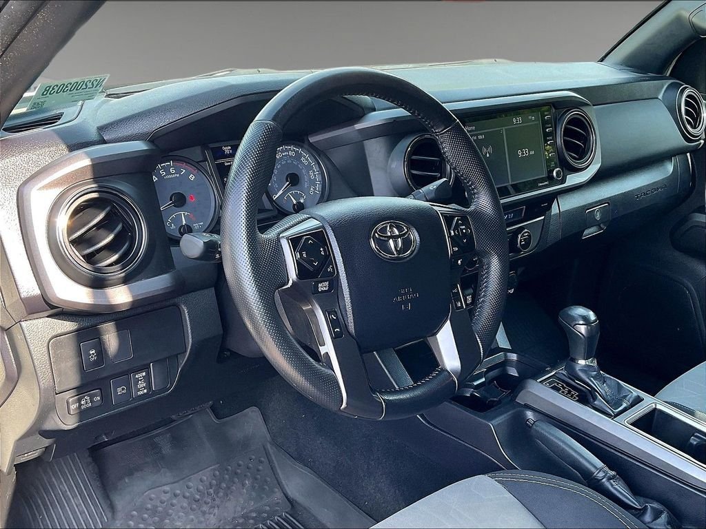 Used 2022 Toyota Tacoma TRD Sport w/ Technology Package AWD/4WD image 8