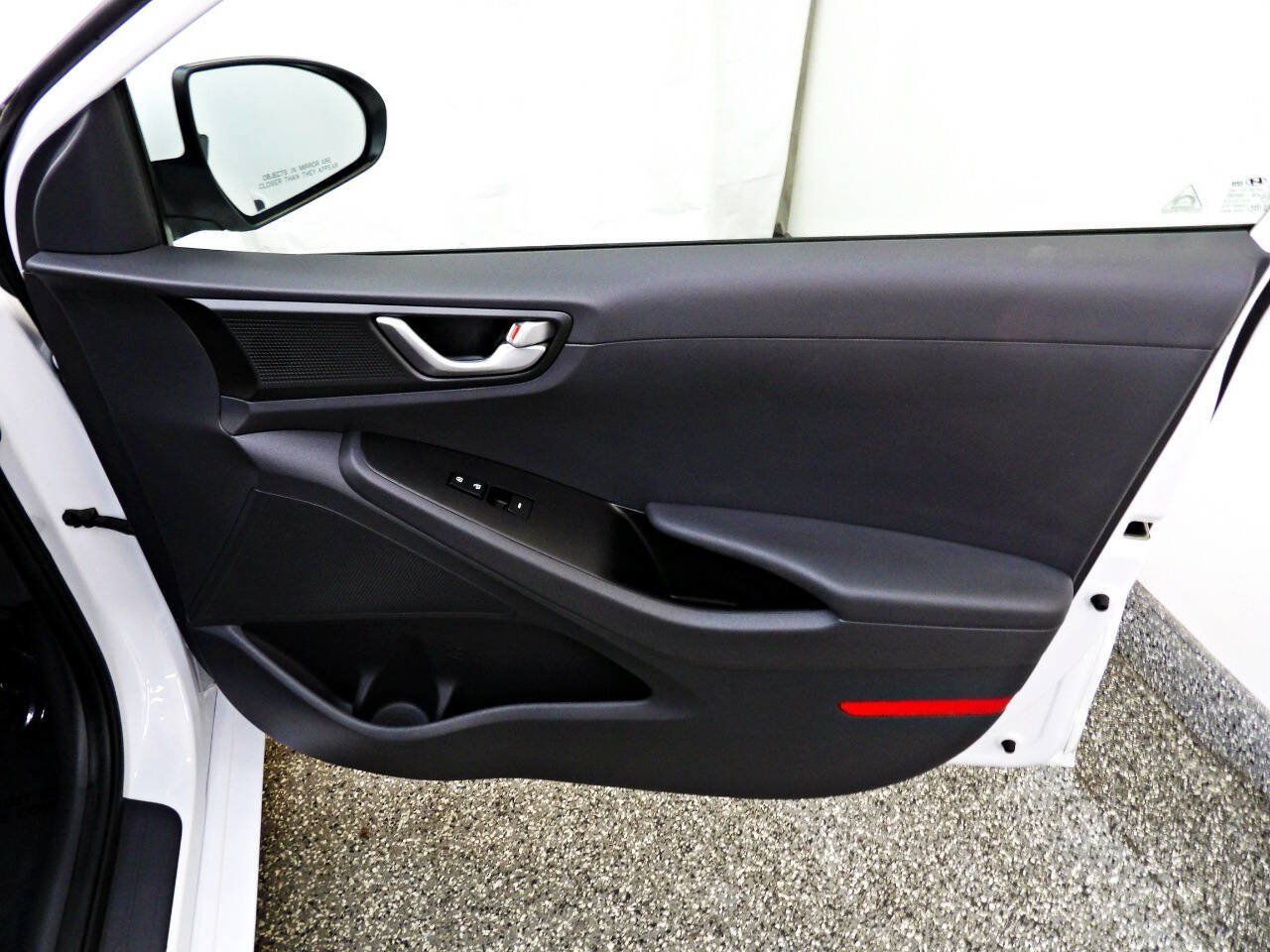 Used 2019 Hyundai Ioniq Blue FWD image 11