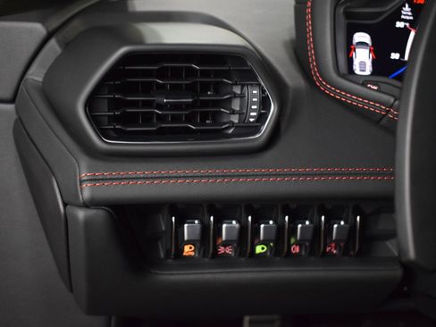 Used 2023 Lamborghini Huracan EVO image 28