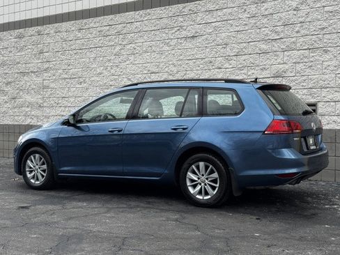 Used 2015 Volkswagen Golf S image 2