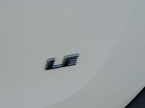 Used 2015 Toyota RAV4 LE image 6