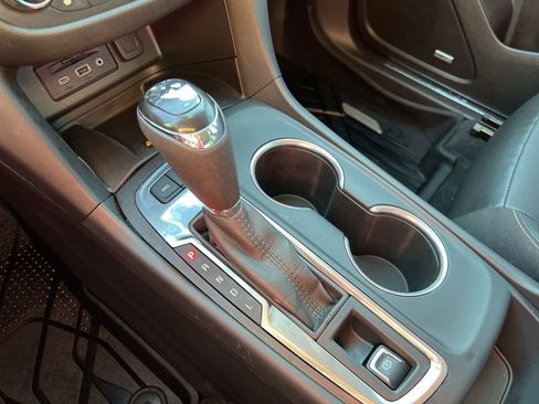 Used 2020 Chevrolet Equinox Premier image 16