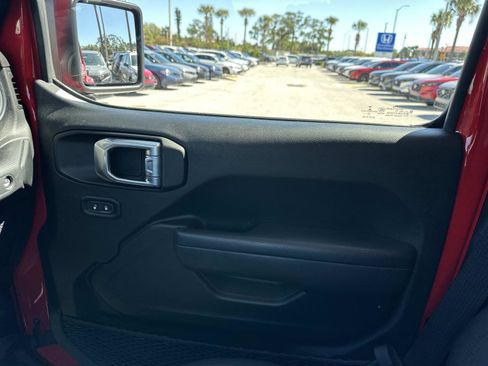 Certified 2022 Jeep Gladiator Sport image 21