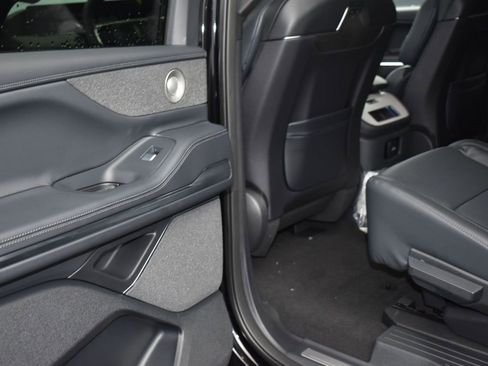 New 2025 Lincoln Navigator L Reserve w/ Jet Appearance Package image 12