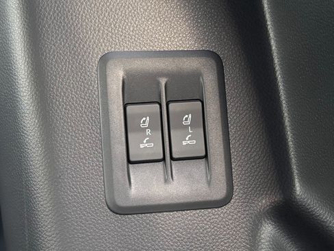 Used 2026 Lexus GX 550 w/ Accessory Package (2T) AWD/4WD image 41