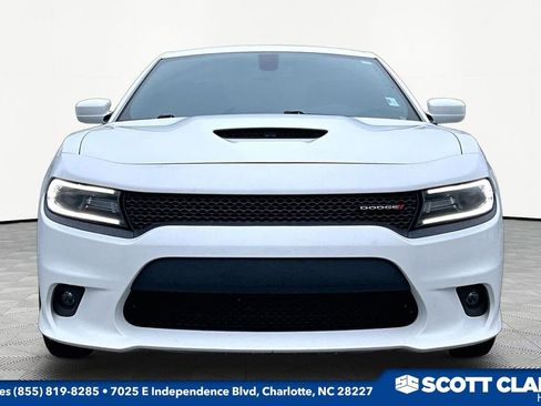 Used 2019 Dodge Charger GT RWD image 2