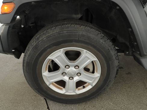 Certified 2019 Jeep Wrangler Sport image 5