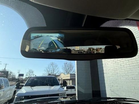 Used 2018 RAM 2500 Tradesman w/ Chrome Appearance Group image 19