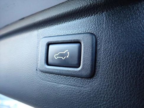 Used 2019 Subaru Outback 2.5i Premium image 9