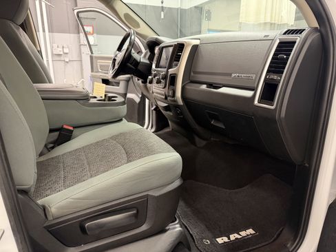 Used 2019 RAM 1500 Big Horn image 17