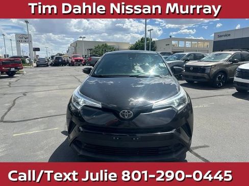 Used 2019 Toyota C-HR XLE FWD image 4