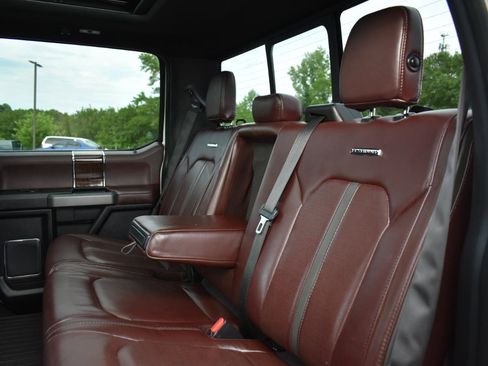 Used 2016 Ford F150 Platinum w/ Equipment Group 701A Luxury AWD/4WD image 26