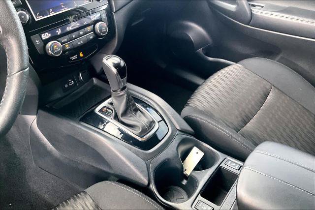Certified 2020 Nissan Rogue SV FWD image 16