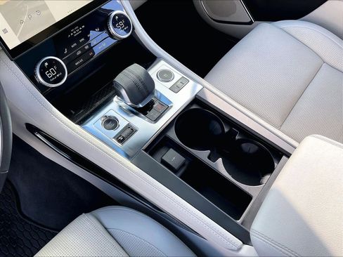 Used 2025 Jaguar F-PACE R-Dynamic S image 35