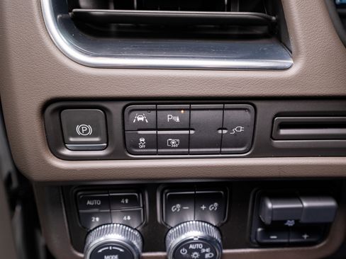 Used 2022 GMC Yukon SLT w/ SLT Luxury Package image 30