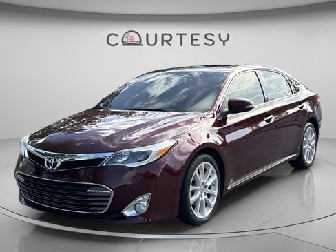 Used 2013 Toyota Avalon XLE Touring FWD image 1