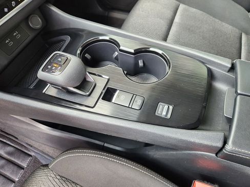 Used 2024 Nissan Rogue SV FWD image 19