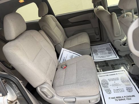Used 2011 Honda Odyssey LX image 18
